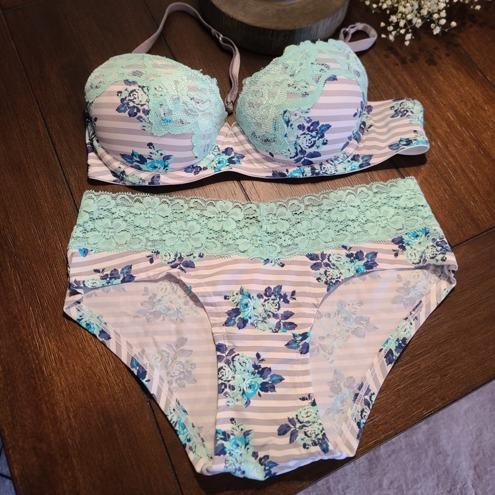 Candie’s Bra & Panty Set 🌺
